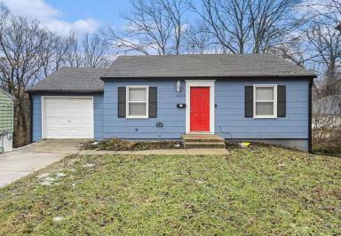 Main picture of 2209 S Hawthorne Ave