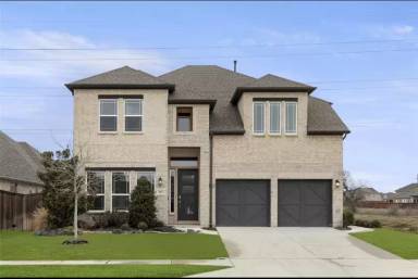 Main picture of 204 Carmen Oak Ln