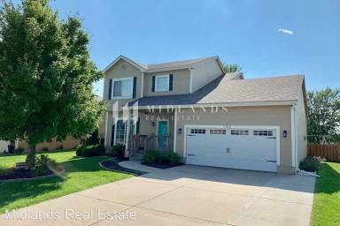 Main picture of 1702 Eastview Dr