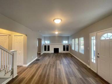 Main picture of 3747 E Market St