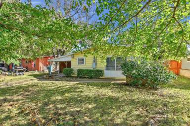 Main picture of 605 S Contemporary Dr