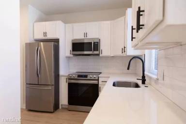 Main picture of 2521 Cecil B Moore Ave