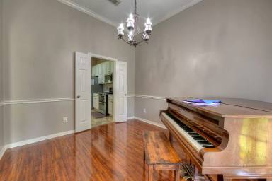 Main picture of 2451 Westhoff Ct