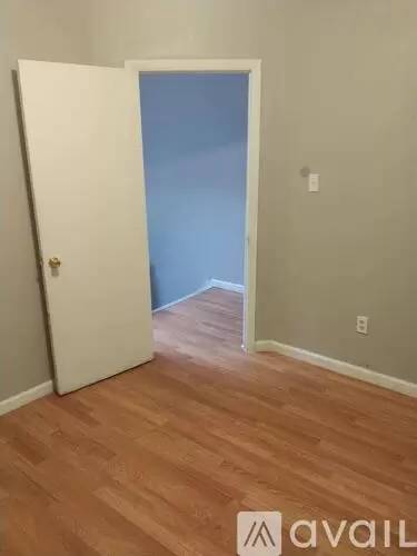 Main picture of 2704 Presbury St