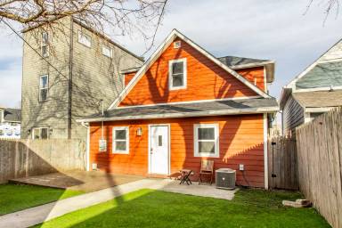 Main picture of 421 E Morris St