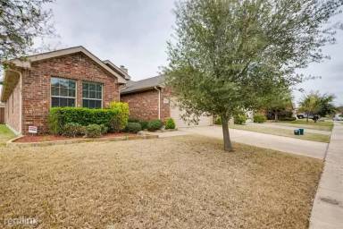 Main picture of 2001 Eagle Lake Dr