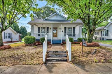 Main picture of 1006 N Ridge Ave