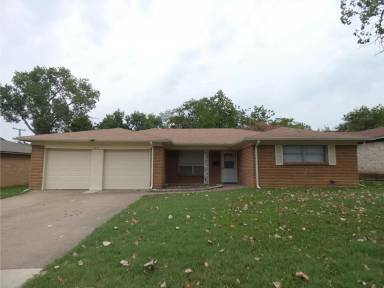 Main picture of 7513 Maple Dr