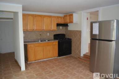 Main picture of 717 Roberts St