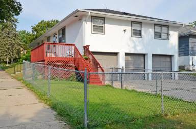 Main picture of 4451 Bloomington Ave