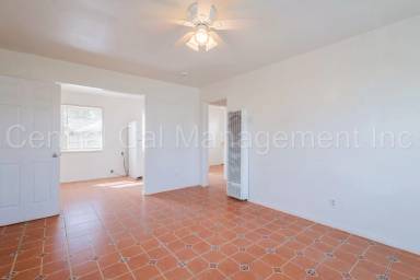 Main picture of 1929 S J St