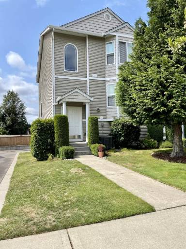 Main picture of 3309 Bali St NE