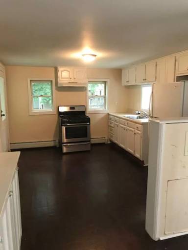 Main picture of 309 W Broad St