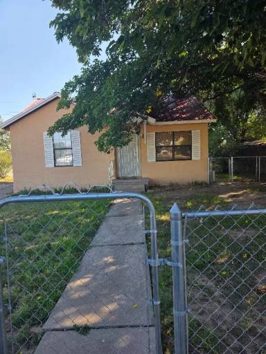 Main picture of 410 W Forest St