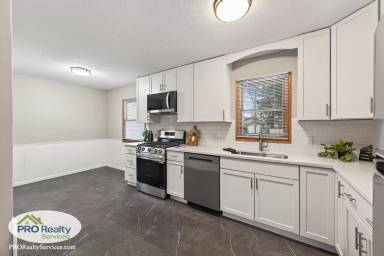 Main picture of 1755 Oakwood Dr