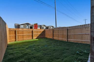 Main picture of 8631 Key Windy Way