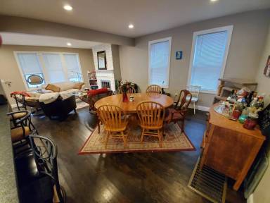 Main picture of 891 Mercer St