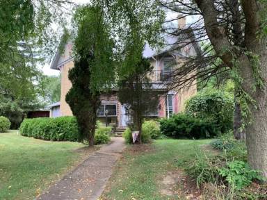 Main picture of 379 Zanesville Rd