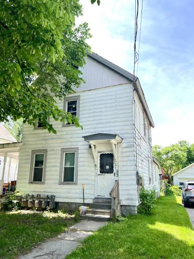 Main picture of 27 Converse Ct