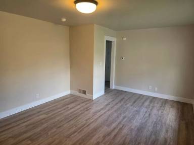 Main picture of 1165 Dan St