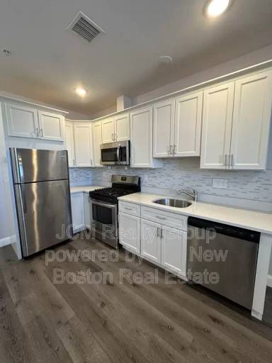 Main picture of 185-91 N Common St Apartments