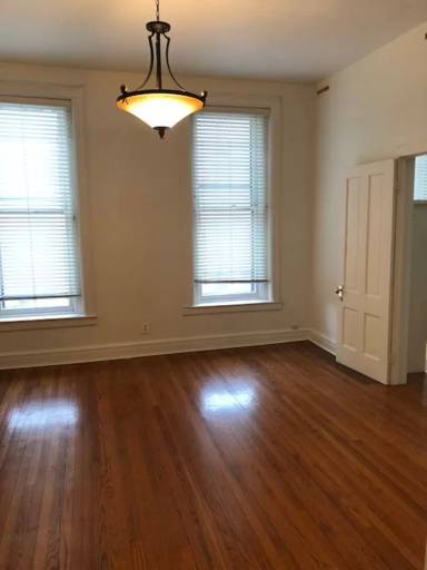 Main picture of 1630 N Wells St