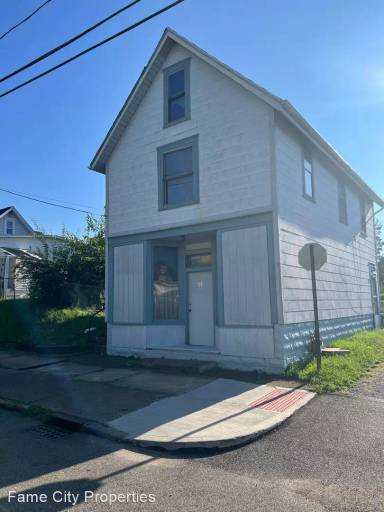 Main picture of 608 Smith Ave SW