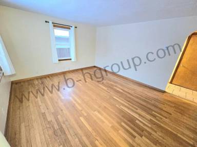 Main picture of 5412 41st Ave