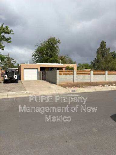 Main picture of 536 Arizona St SE