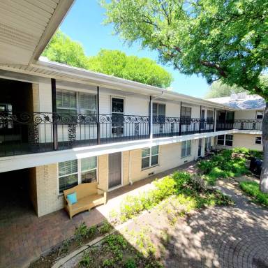 Main picture of 5818 E University Blvd