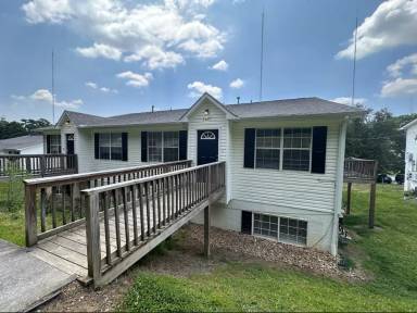 Main picture of 1415 Dutch Valley Dr