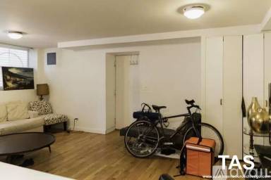 Main picture of 631 W Arlington Pl