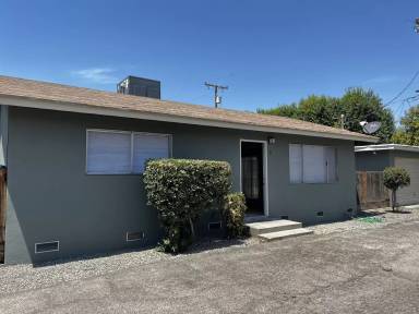 Main picture of 3108 W Walnut Ave