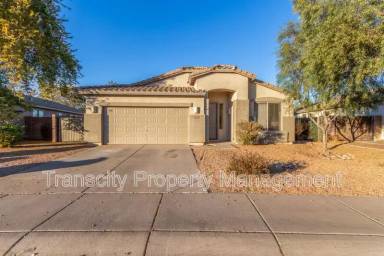 Main picture of 2090 E Augusta Ave