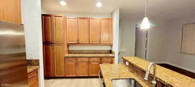 Main picture of 614 NW 38th Cir