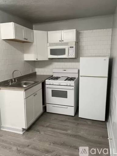 Main picture of 2023 W North Ave
