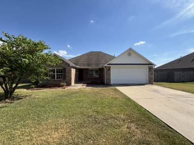 Main picture of 601 Lasso Ln