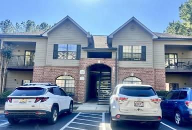 Main picture of 208 Sterling Oaks Dr