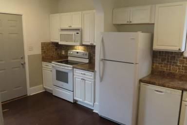 Main picture of 1405 Oakwood Ave