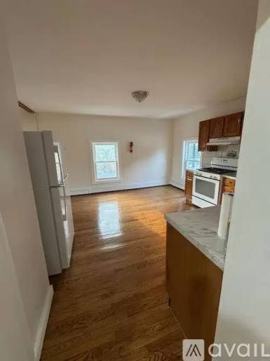 Main picture of 10 Jerome Ave