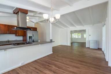 Main picture of 958 Holoholo St