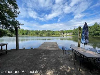 Main picture of 301 Pettits Ln