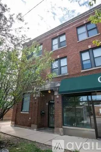 Main picture of 3946 N Lowell Ave