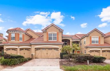 Main picture of 7165 Regina Way