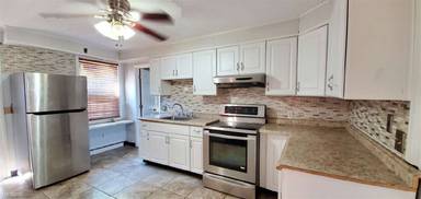 Main picture of 120 Ivy St