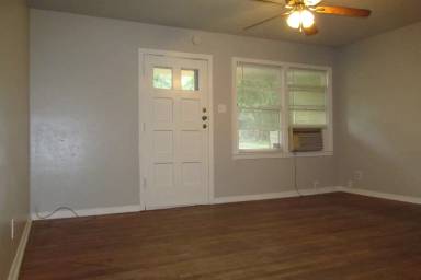 Main picture of 3301 Merrie Lynn Ave