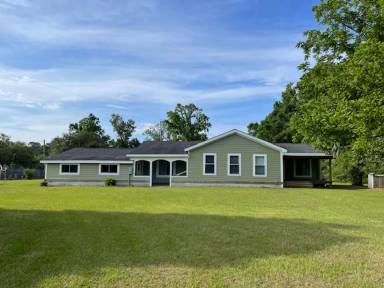 Main picture of 2075 Bentz Rd