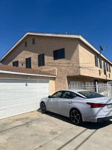 Main picture of 6350 Bissell St