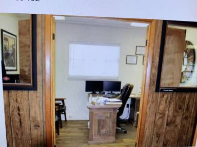 Main picture of 500 E New York Ave