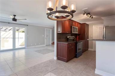 Main picture of 15822 SW 90th Ct